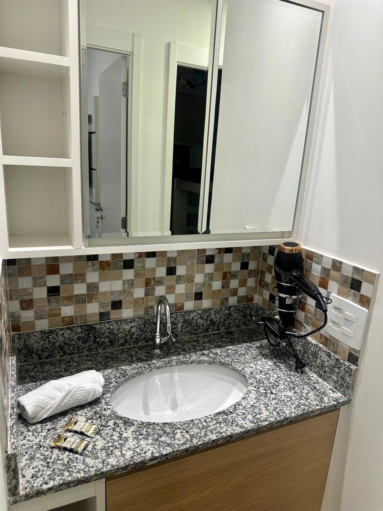 Apartamento Abundante No Bras C/piscina/metro Bras
